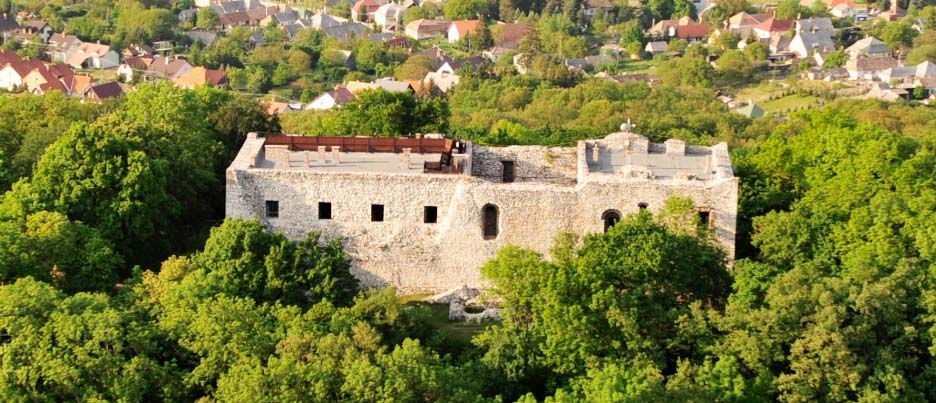 Várgesztes Castle